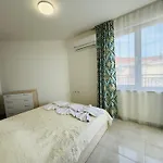 Apartment Horizon 6 'a' *